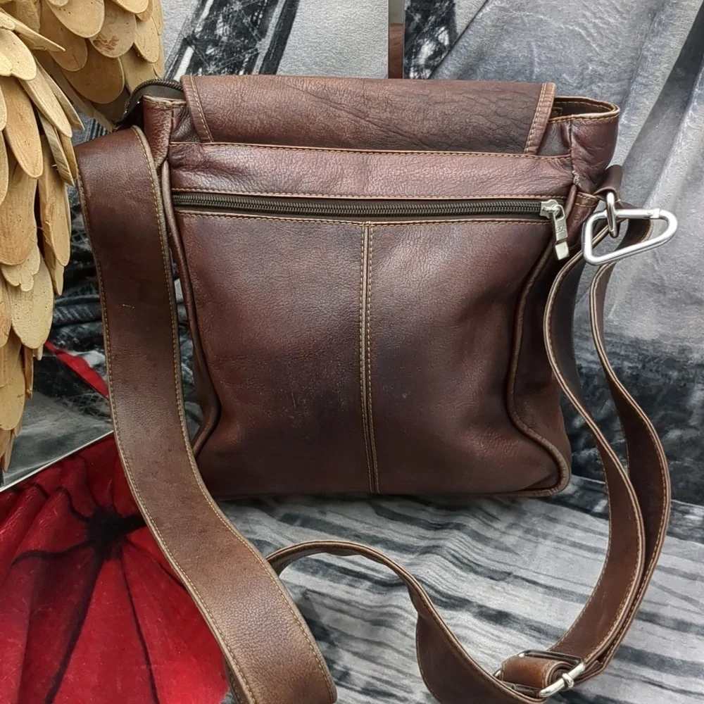 N/A leather bag
